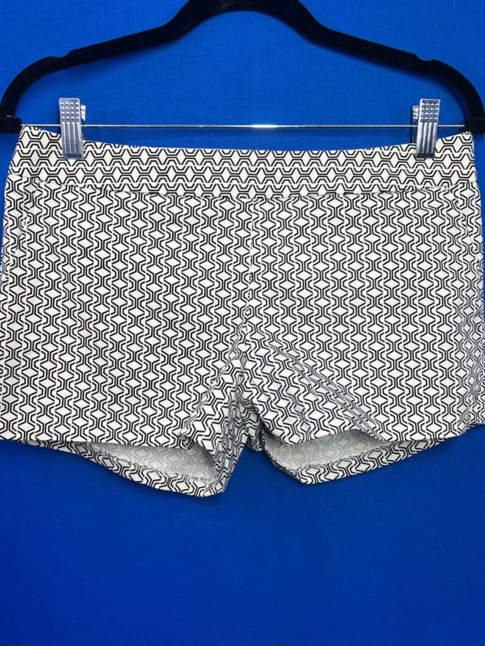 |•EXPRESS•| Black White Geometric Print Tailored Shorts Cotton Stretch Size 4 - Picture 3 of 8
